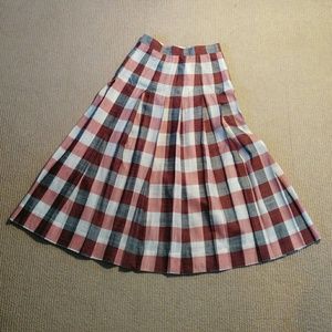 Classic Pleated Skirt In Fine Fabric